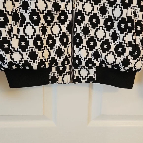 Iris Los Angeles Black White Geoprint Bomber Jacket     Size M - Picture 5 of 10